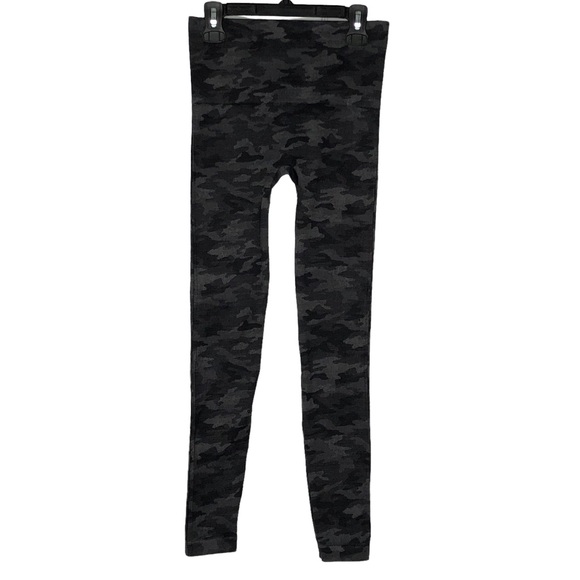 SPANX Pants - Spanx Black Camo Look At Me Now Seamless Leggings Size Medium